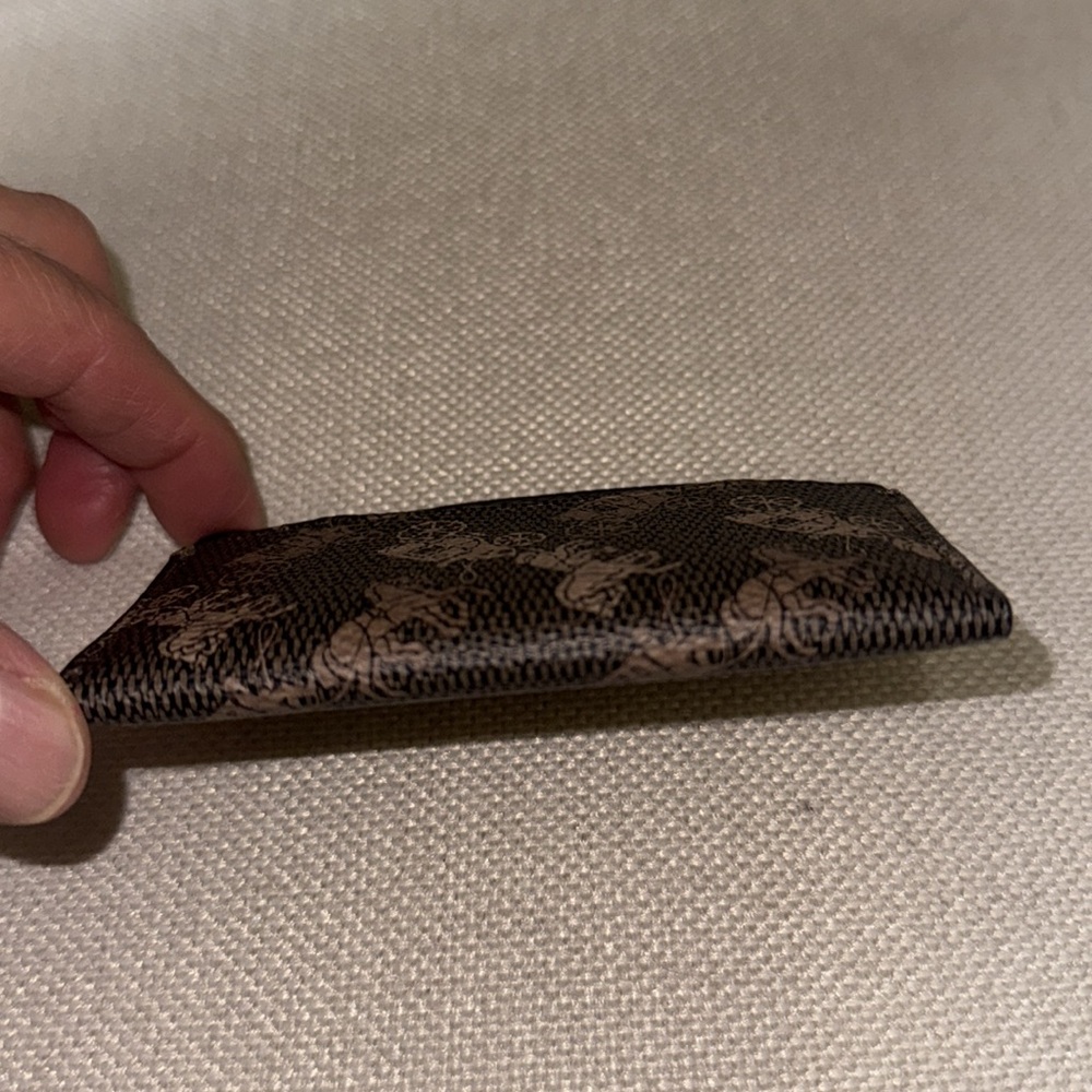 NWOT, Coach Horse and  Carriage card case. - Picture 3 of 4